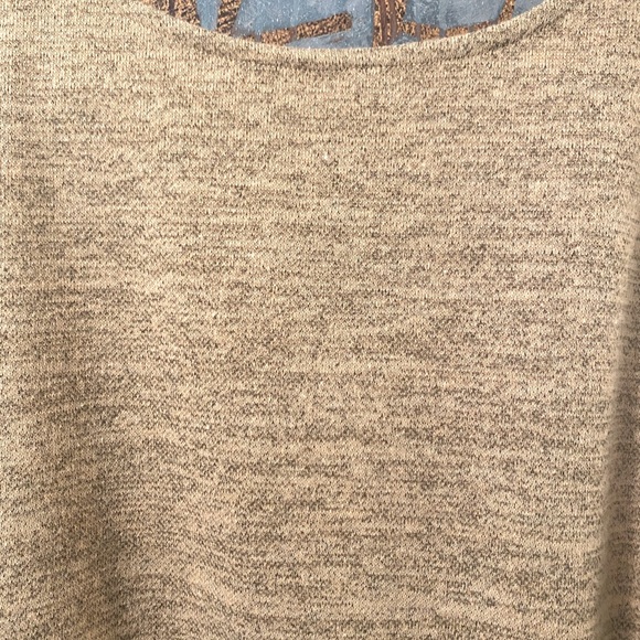 Gorgeous Contrast Sleeve Top - Picture 4 of 6